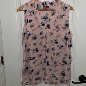 Brand: Vince Camuto 
Size: Large
Lightly used